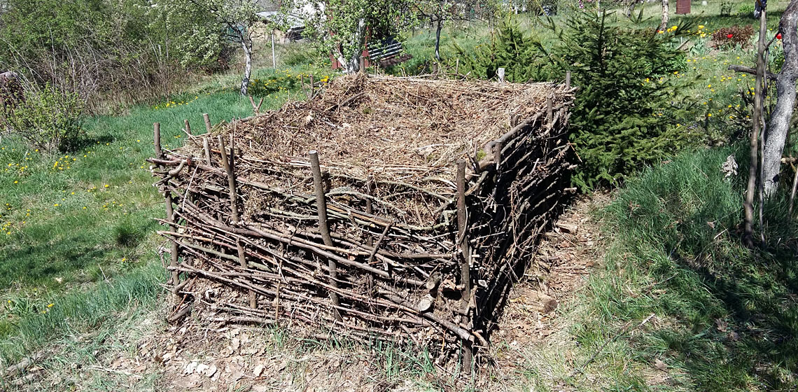 drevený kompostér